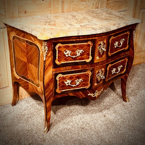 18th Century Inlaid Curved Commode