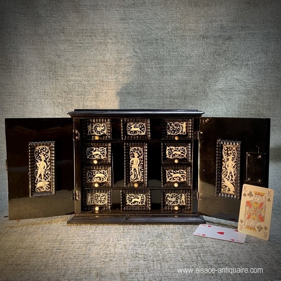 Cabinet with 17th century hunting scenes