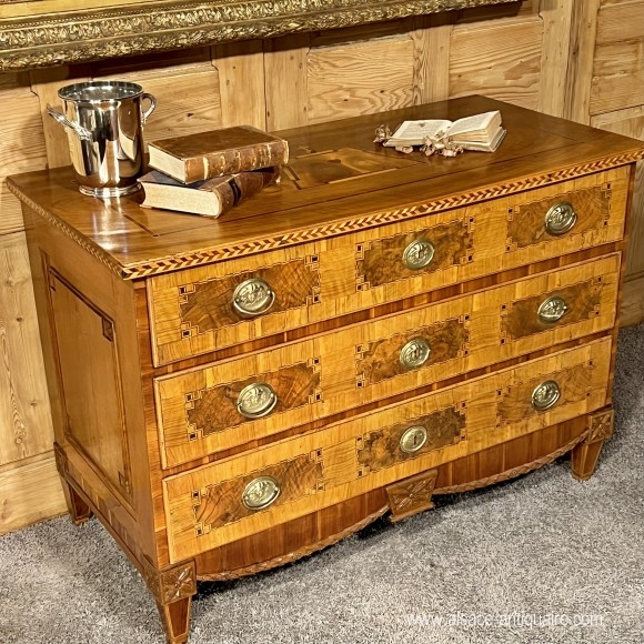 Alsatian Louis XVI  chest with drawers 