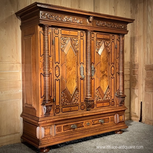 Armoire à 3 colonnes Renaissance alsacienne 