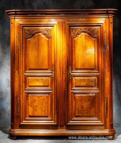 Armoire Alsace Régence Noyer 18 ème siècle 