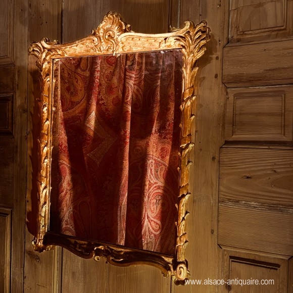 Miroir en bois doré, époque 18 ème siecle 