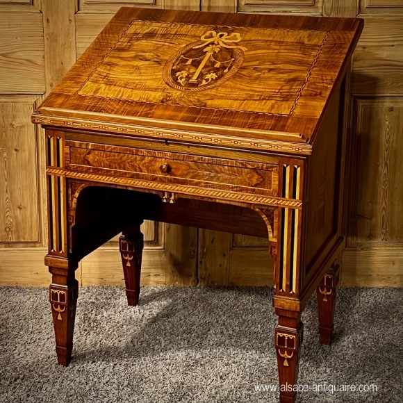 Secretaire marqueté noyer 18 ème 