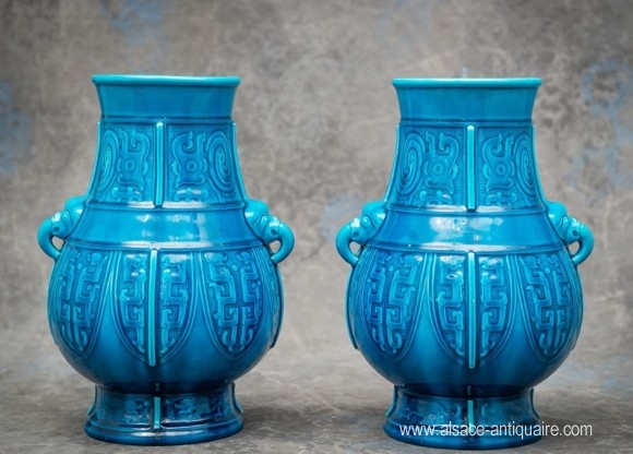 PAIRE DE VASES BLEU DECOR CHINOIS THEODORE DECK