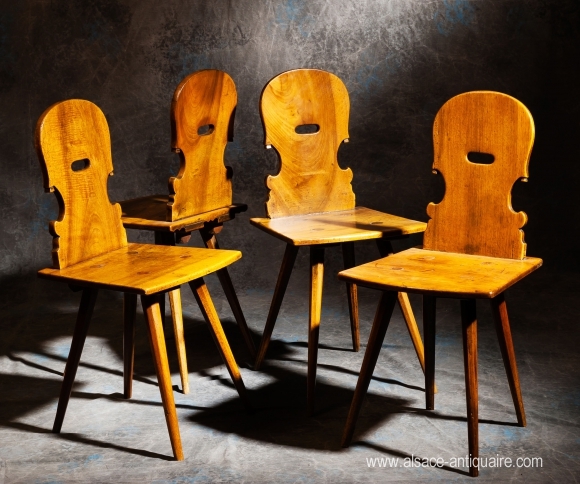 Suite de 4 Chaises alsaciennes