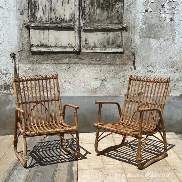 Paire de petits fauteuils vintage en rotin années 